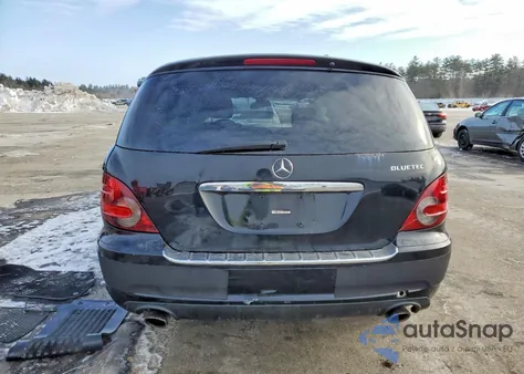 2009 Mercedes-Benz R 320 z USA, uszkodzony, nr VIN 4JGCB25E29A093131